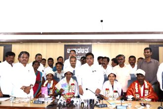 ರಾಜ್ಯ ಮಟ್ಟದಲ್ಲಿ ಸಾಧನೆ ಮಾಡಿದ ಜಿಲ್ಲೆಯ ವಿದ್ಯಾರ್ಥಿಗಳಿಗೆ ಉಸ್ತುವಾರಿ ಸಚಿವರಾದ ಡಾ. ಎಂ.ಬಿ. ಪಾಟೀಲರಿಂದ ಸನ್ಮಾನ