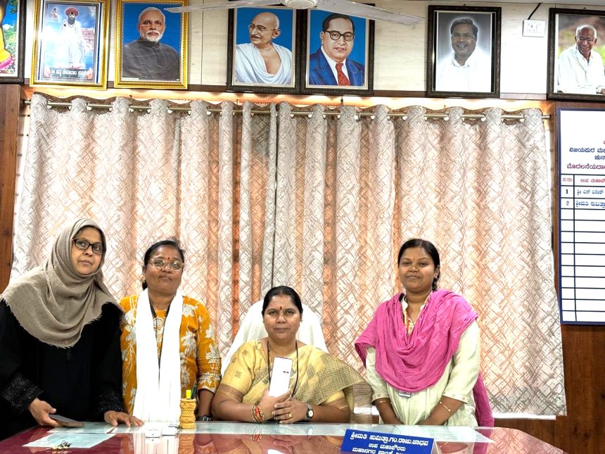   ಸ್ವಯಂ ಗಣತಿ ಮಾಡಿಕೊಳ್ಳಲು ನಾಗರಿಕರಿಗೆ ಮೇಯರ್ ಎಂ. ಎಸ್. ಕರಡಿ ಮನವಿ ಸ್ವಯಂ ಗಣತಿ ಕಾರ್ಯಕ್ರಮಕ್ಕೆ ಮೇಯರ್ ಹಾಗೂ  ಉಪ ಮೇಯರ್ ಅವರಿಂದ ಚಾಲನೆ